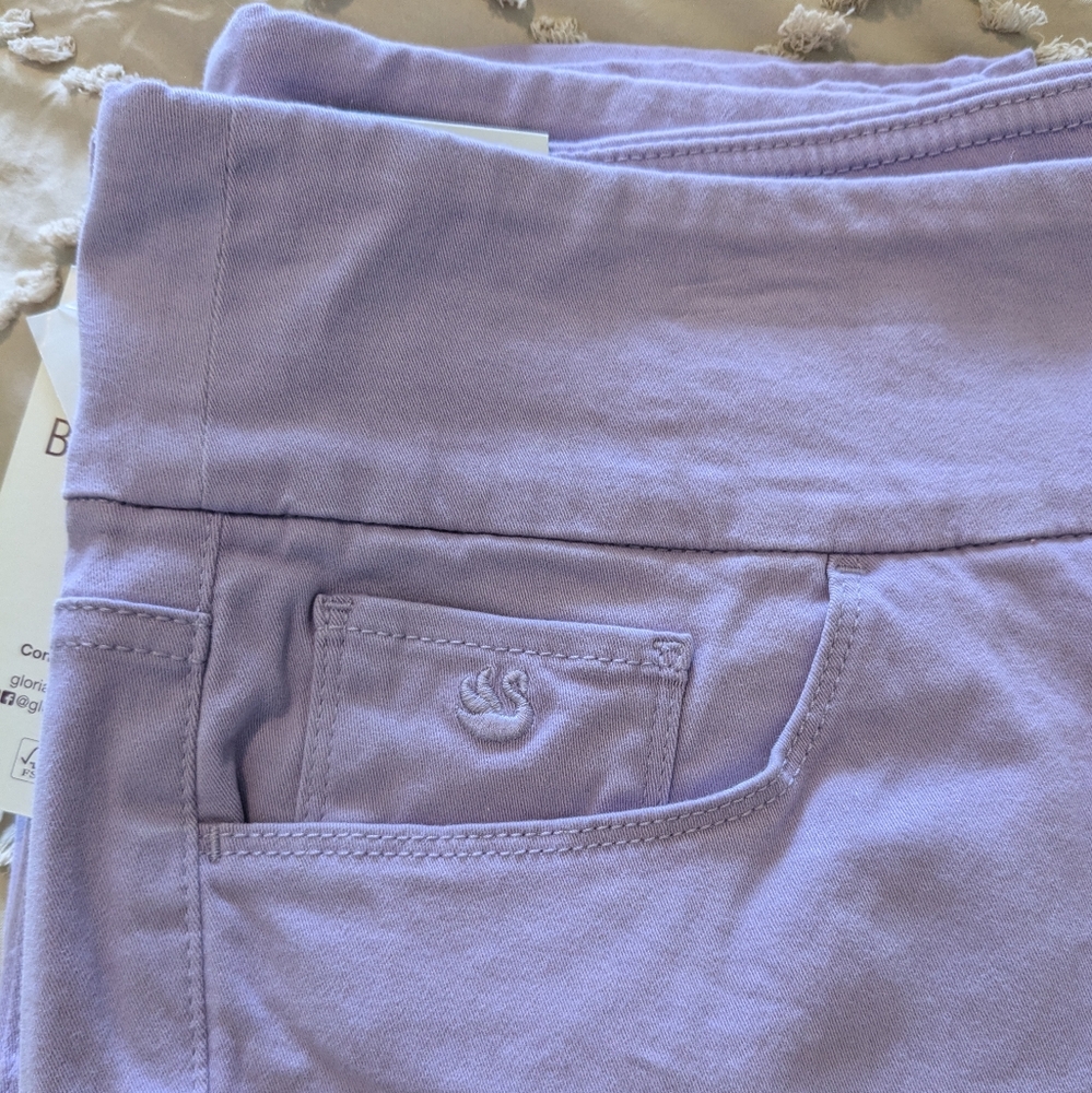 Gloria Vanderbilt Bermuda Shorts size 16